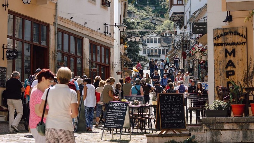 Turizmi, te huajt ne hotele u rriten me 58 per qind ne shkurt, me shume netqendrime